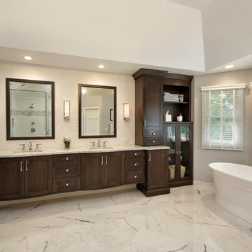 Large Transitional Free-Standing Tub