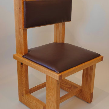 Lift Lounge Chair