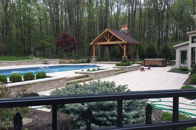 Mountain style patio photo in Cleveland