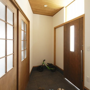 他の地域の和風のおしゃれな玄関の写真