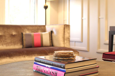 Living room - contemporary living room idea in Chicago