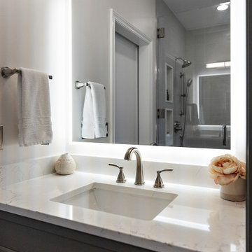 Starmark Maple Chesapeake Primary Bath in Mineral Gray