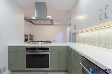 Kitchen - modern kitchen idea in San Francisco