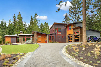 Minimalist exterior home photo in Seattle