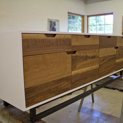 Credenza 2 - Products