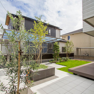 他の地域のモダンスタイルのおしゃれな横庭のテラス (アウトドアキッチン) の写真