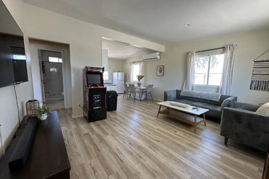 Living room photo in Los Angeles
