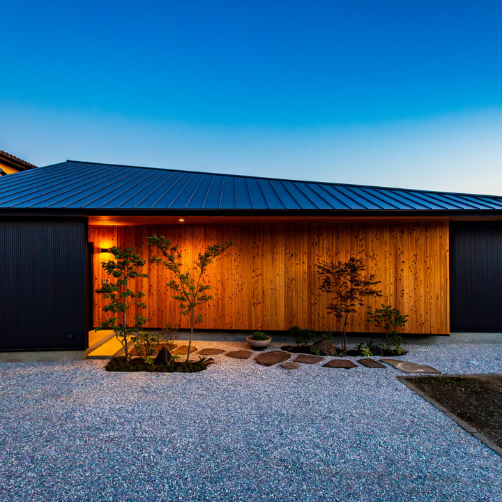 和モダンなおしゃれな家の外観の画像 75選 - 2026 年 6月 | Houzz (ハウズ)