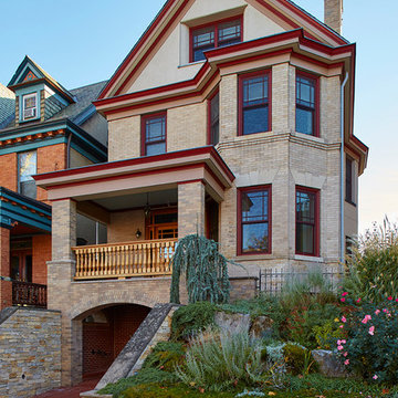 URBAN ARCHITECTURAL MASTERPIECE WITH DIRECT NYC VIEWS