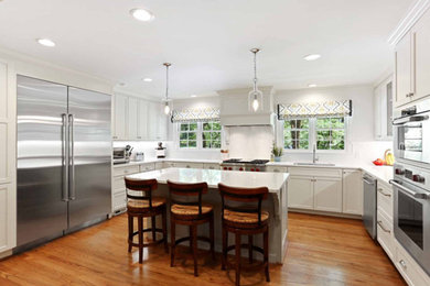 Inspiration for a transitional kitchen remodel in Atlanta
