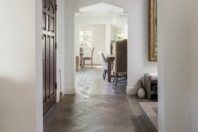 Example of an entryway design in Los Angeles