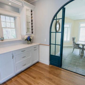 Classic White Kitchen with Timeless Appeal