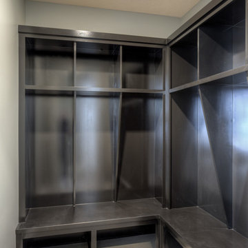 Custom 1.5-story modern w/ 21' Ceilings