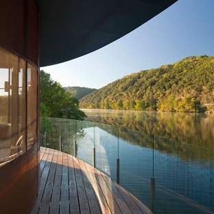 Inspiration for a modern home design remodel in Austin