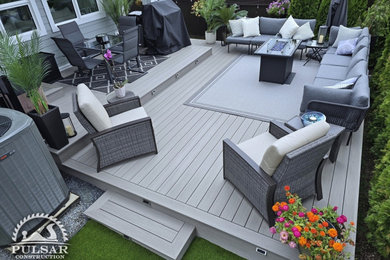 Deck photo in Vancouver