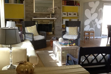 Example of an eclectic home design design in Cincinnati