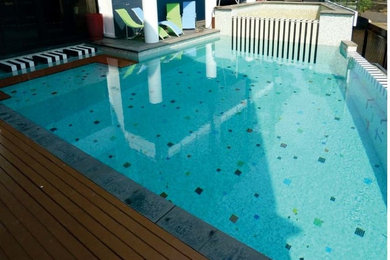 Glass Tiled Pool to Aqulaux 'Antique'