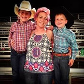 Perri Leavelle's photo