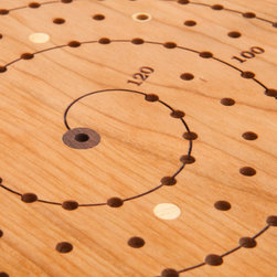 Round Cribbage Board with Beautiful Pegs - Board Games And Card Games