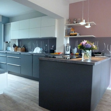 Renovierung und komplette Neumöblierung des Wohnbereichs mit Küche