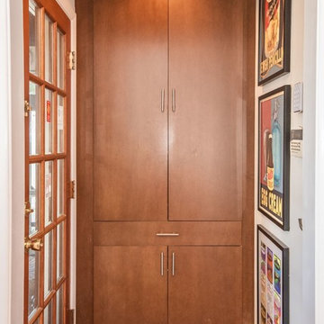 Danbury Brown-Toned Contemporary Kitchen