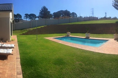 Inspiration for a modern pool remodel in Other