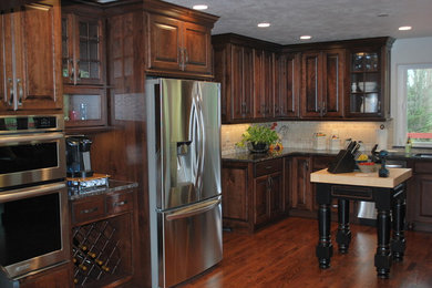 Elegant kitchen photo in Salt Lake City