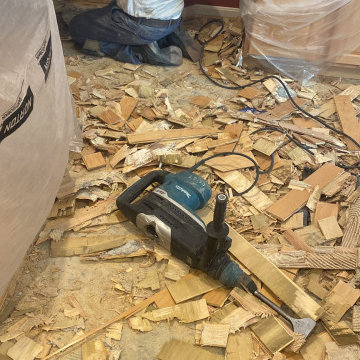 Installation: Hardwood floors & steps