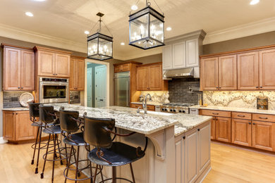 Kitchen - transitional kitchen idea in Raleigh