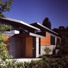 tomki exterior