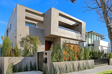 Contemporary exterior home idea in Los Angeles