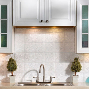 Fasade Traditional 1 Backsplash Panel in Gloss White
