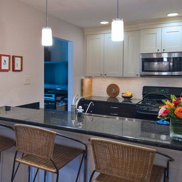 New Hope Kitchen in Mid Continent Cabinetry