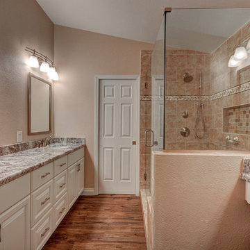 Traditional Master Bath in Subdued Tones