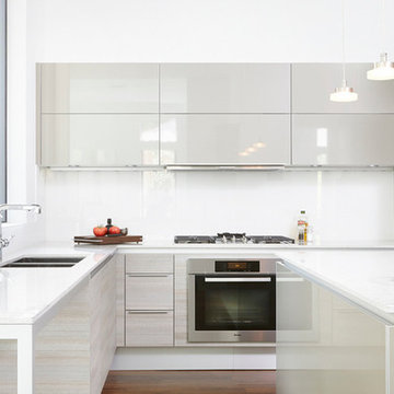 River Oaks- Award winning Poggenpohl kitchen, bar and baths