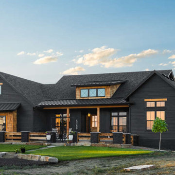 Modern Farmhouse Plan 5631-00173