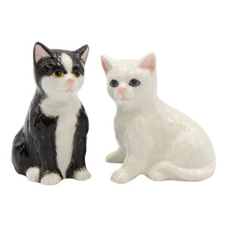 SALE Pink Cat Magnetic Salt and Pepper Shakers / Wood Cat Salt,   Canada