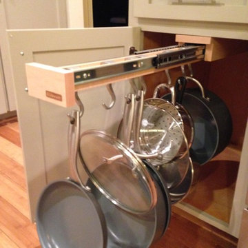 Pot and pan Pull out