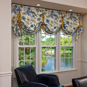 Award-Winning Kitchen Balloon Valance: Enhancing the View