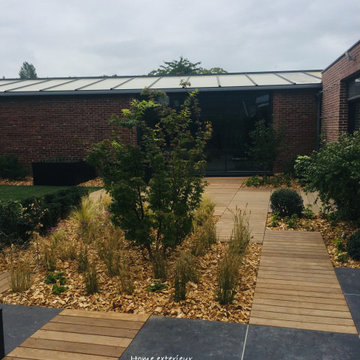 VIDÉO - Aménagement sur mesure de plusieurs terrasses et d'un bassin