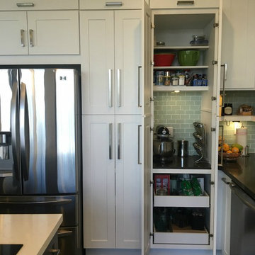 LAKESIDE KITCHEN
