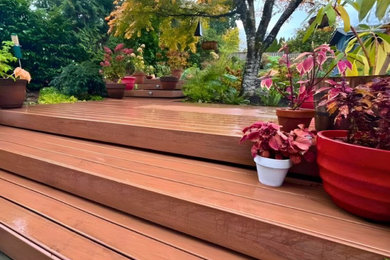 Inspiration for a modern deck remodel in Seattle