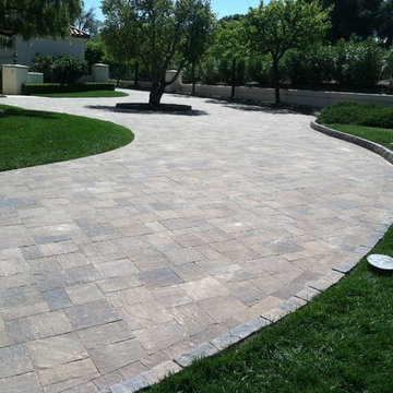 Belgard Catalina Slate Stone Paver Driveway with Anglia Edging in Bella color