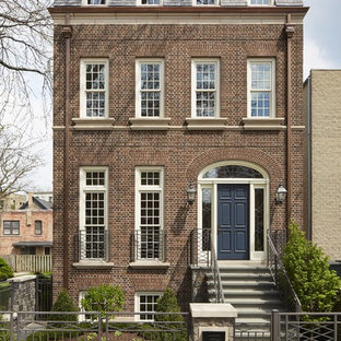 シカゴのトラディショナルスタイルのおしゃれな家の外観 (レンガサイディング、タウンハウス) の写真
