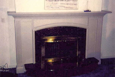 Elegant family room photo in Detroit
