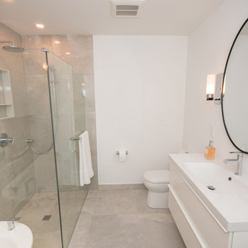 Tapestry lane master washroom