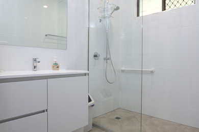 This is an example of a bathroom in Cairns.