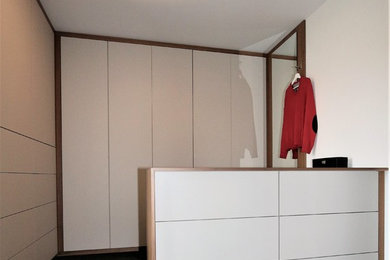 Modernes Ankleidezimmer in Dresden