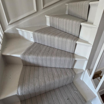 The runner is fitted - Roger Oates Design -Ashby Elm 70cm