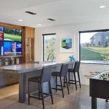 bar/dining room